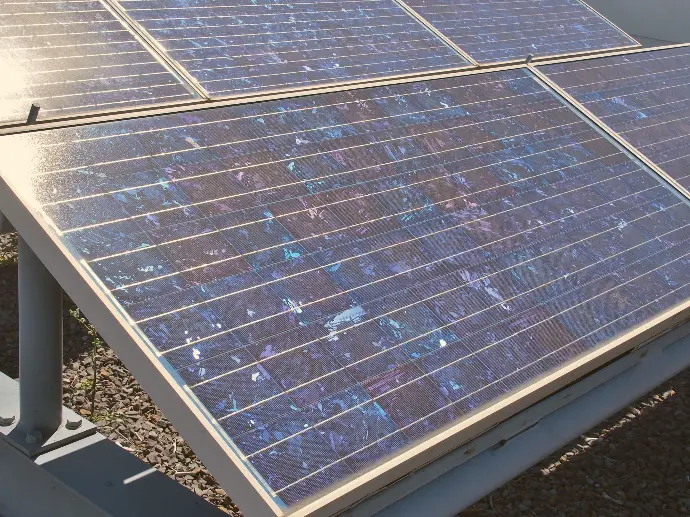 Panneau solaire polycristallin