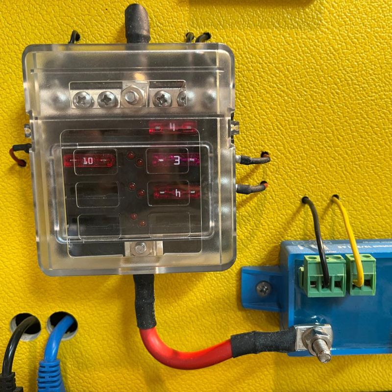 Porte-fusible 12 sorties avec bornier connexion rapide (12/24 V)